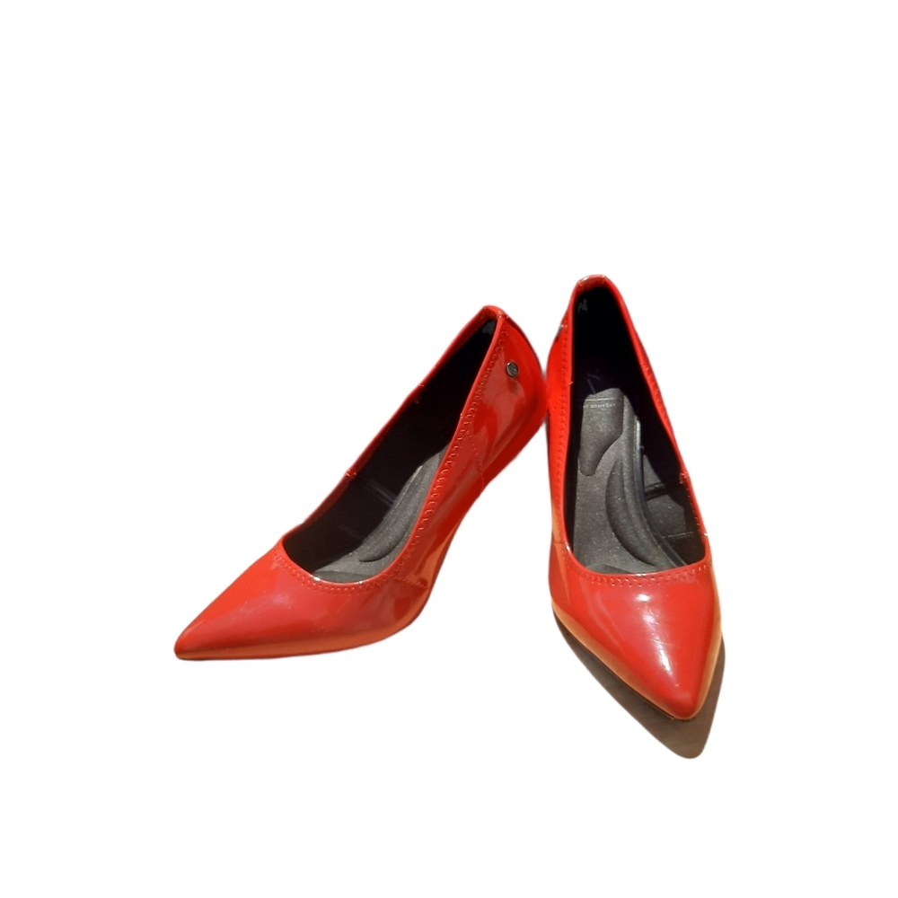 Simply Vera Wang Glossy Red Pump Stilhettos